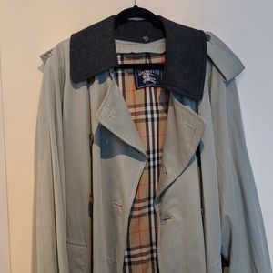 Burberry men's trench 44